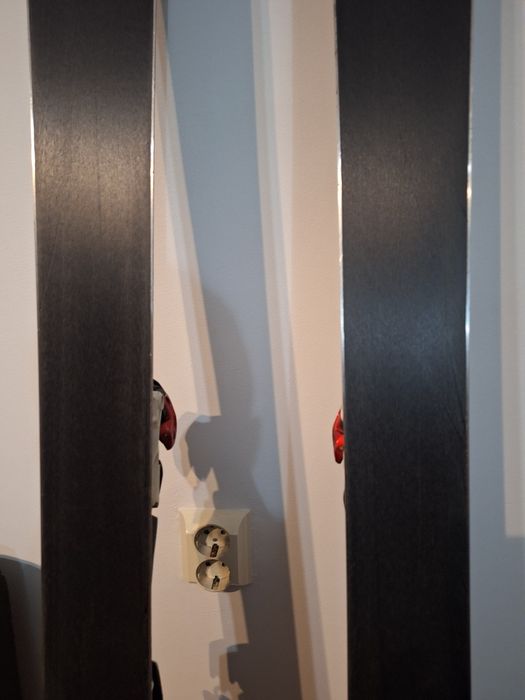 Vând schiuri de tură Völkl