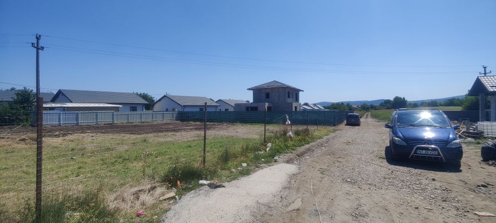 Teren de vanzare cu autorizatie de constructie!