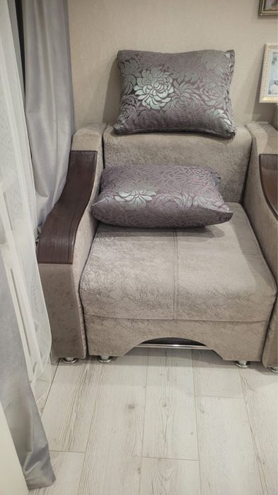 Кресло и полудиван