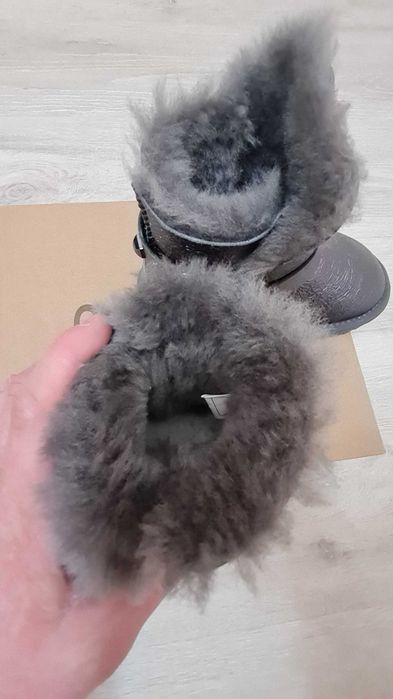 Продам угги натуралка