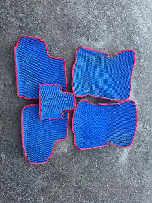 Продам коврики на Гранту