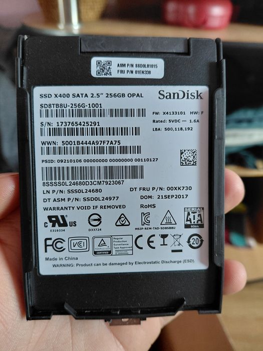 Vând SSD SanDisk X400 de 256GB