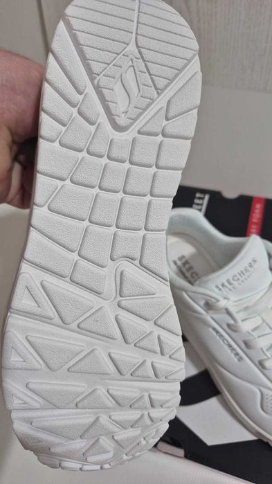 Skechers dama masura 37 , 37.5 , 38 si 39 noi