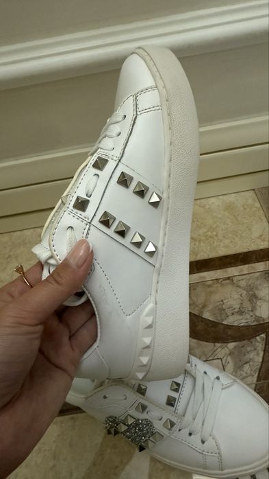 Кроссовки Valentino