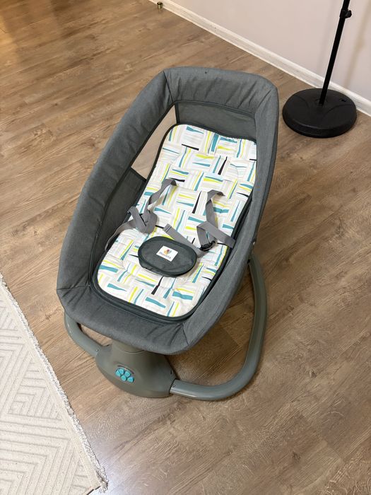 Продам шезлонг mastela