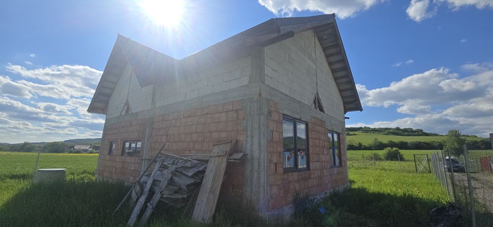 Casa la rosu, posibilitate de modificare