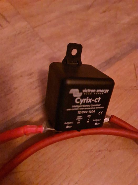 Combinator baterii Victron Energy Cyrix-ct 12/24V 120A  controler pvm