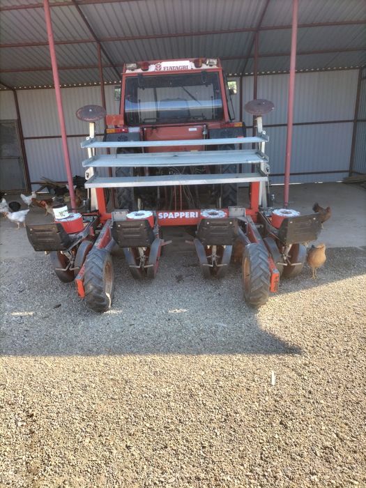 Mașină de plantat răsaduri