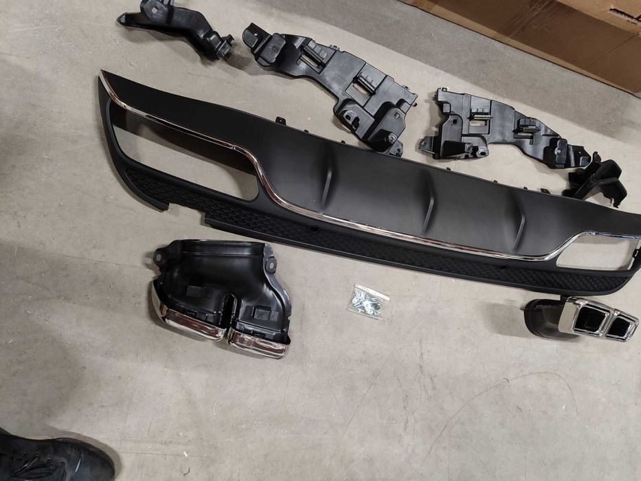 Дифузьор за Mercedes C-Class W205 (2014+) - AMG с накрайници.ДЕФЕКТ !