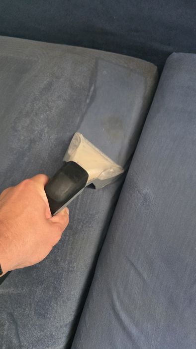 Servicii de curățare igienizare canapele