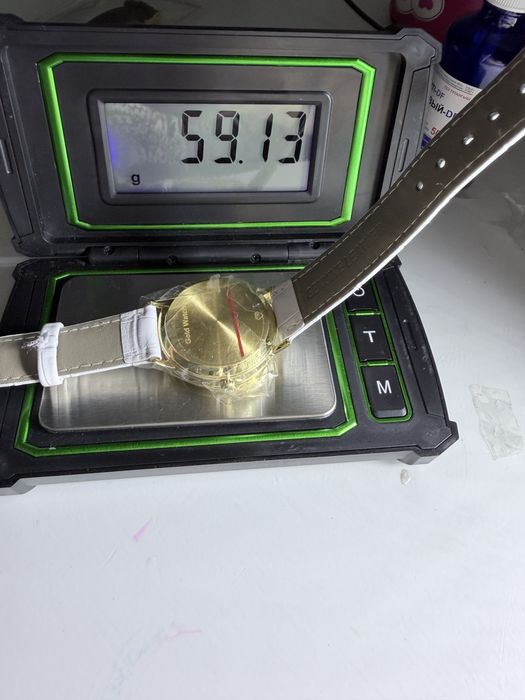 Женские золотые часы Chopard