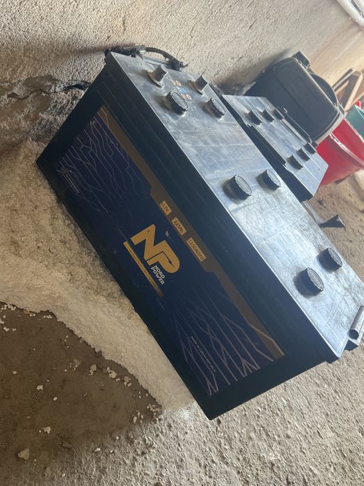 Baterii de 12v  , 225Ah  1150A