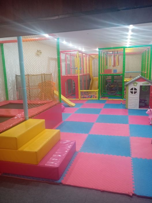 Продам игровой лабиринт и батут