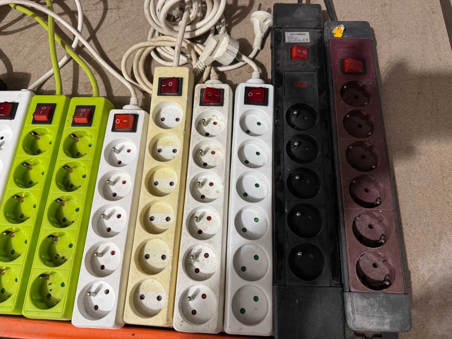 Разклонител 4-6 гнезда