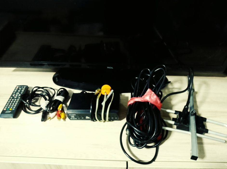 TCL телевизор...