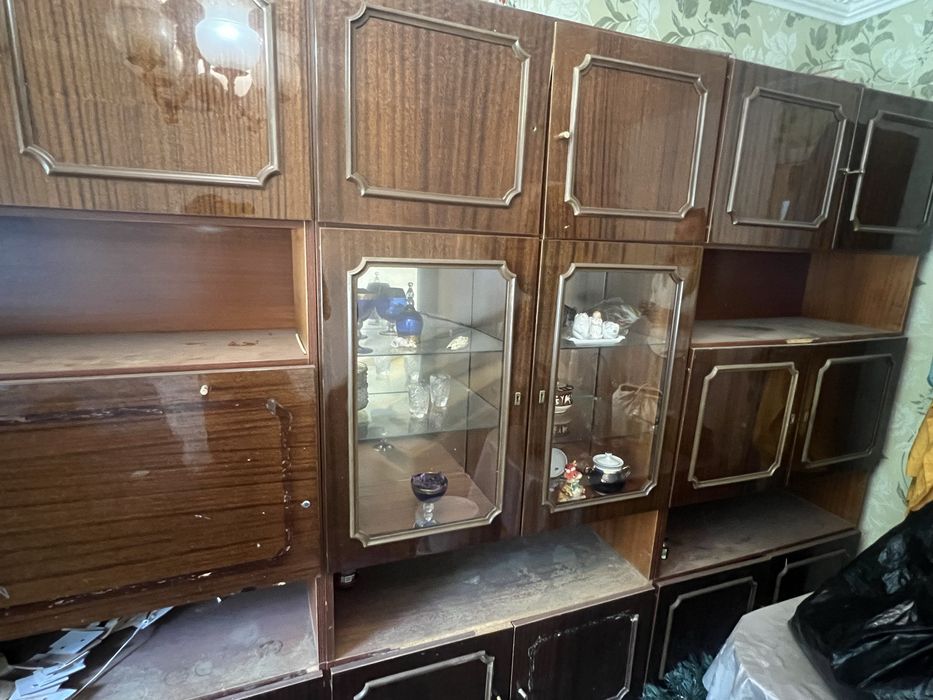 Шкаф, стена……………..