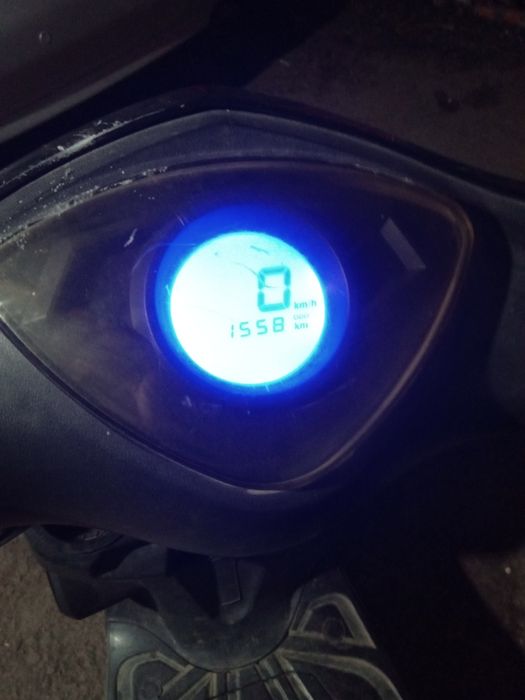 Мопед на хаду...