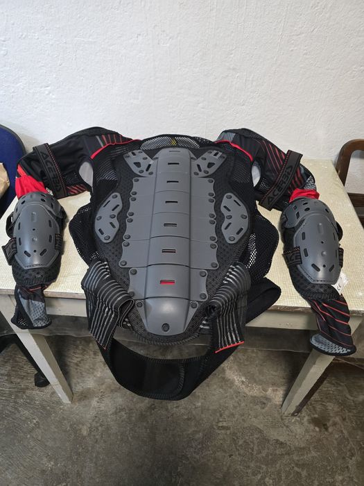 Costum Atv în stare foarte bună!