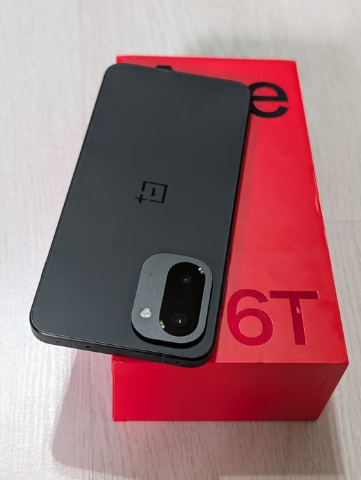 One Plus Ace 6T 256 gb Ram 24 5G