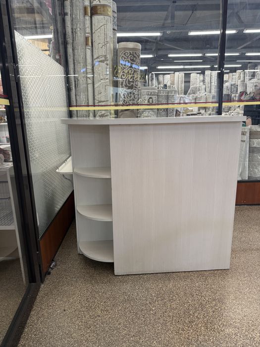 Кассовый стол белая