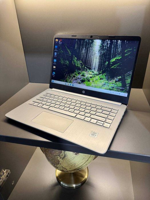 HP  i3 SSD 256/8  GB