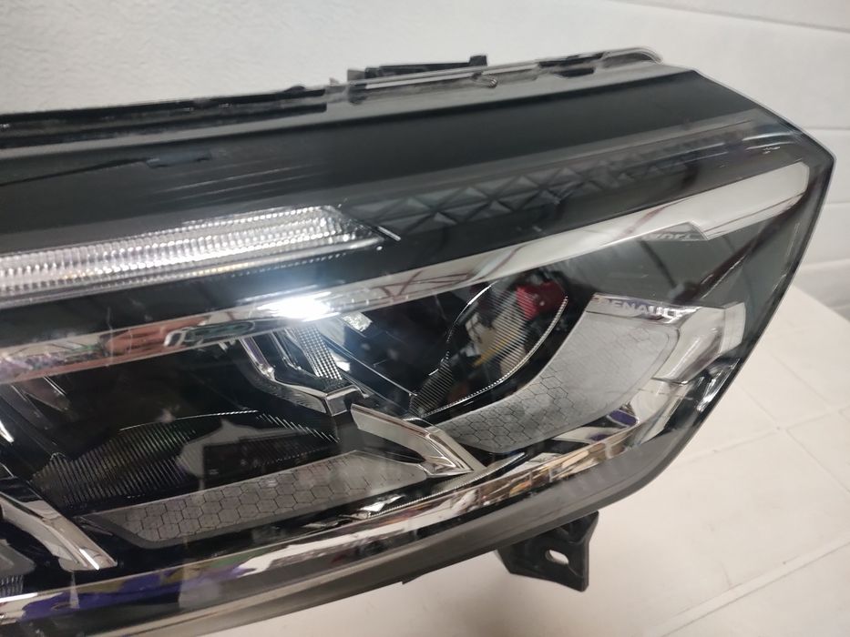 Far dreapta koleos 2 facelift 2020,2021,2022, cod 260104431r
