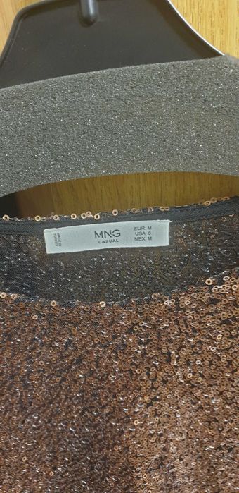 Bluza cu paiete aurii, Mango 38