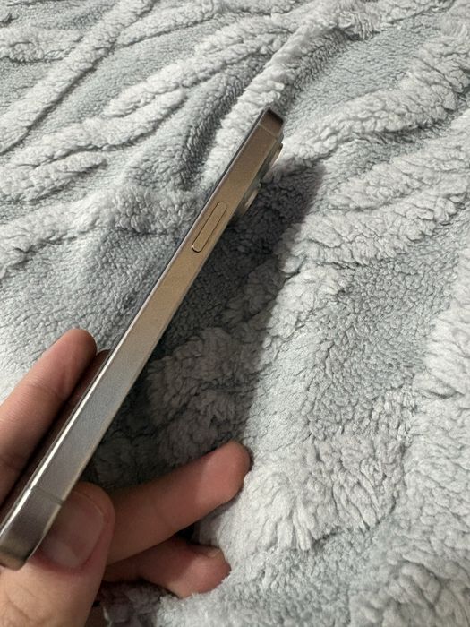 iPhone 15 Pro 128GB Natural Titanium