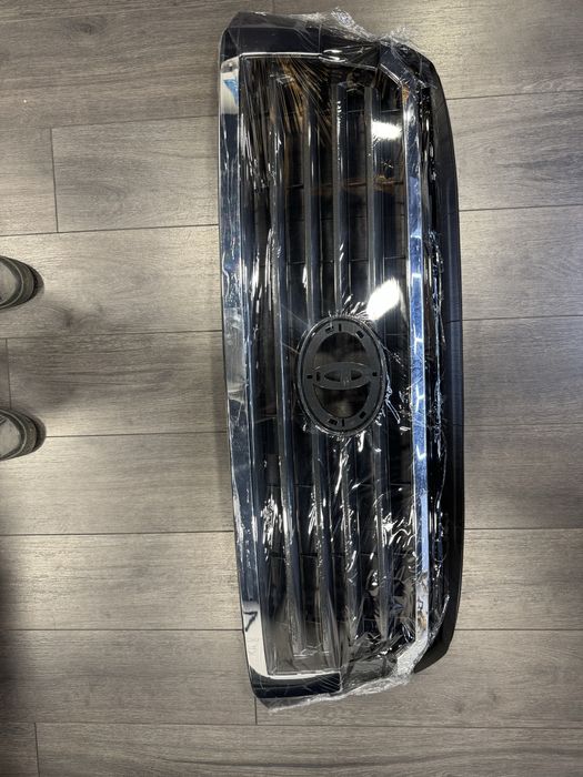 Решетка тойота секвоя фейслифт 2020г. / Toyota sequoia grill facelift