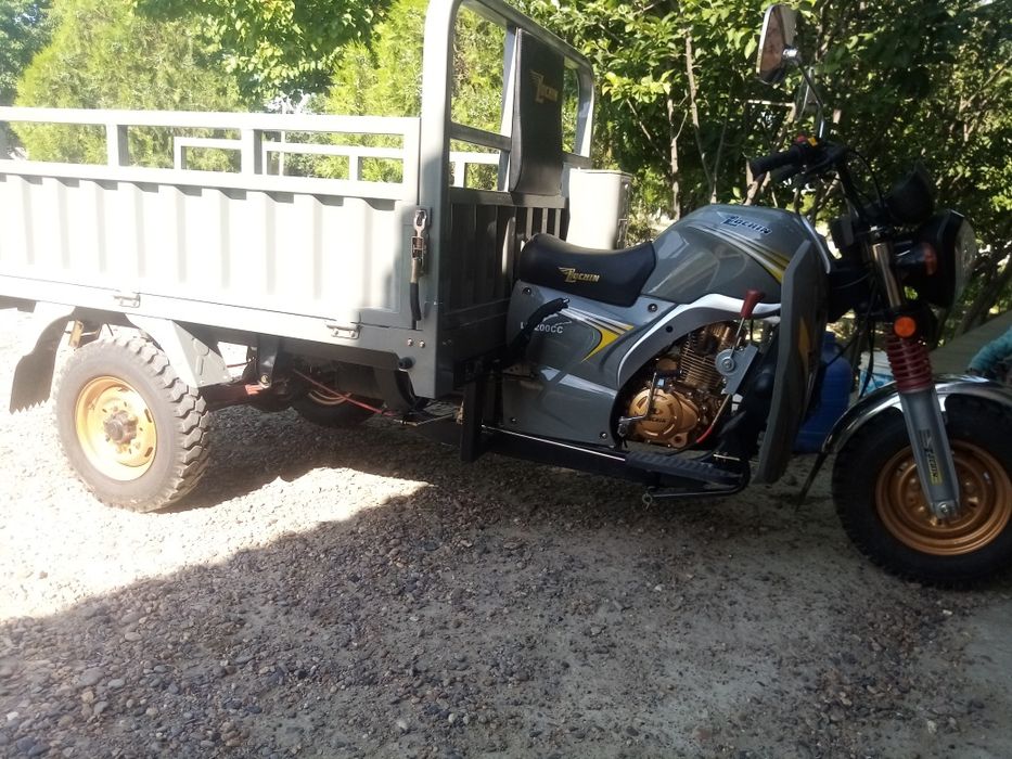 LOCHIN moto sotiladi