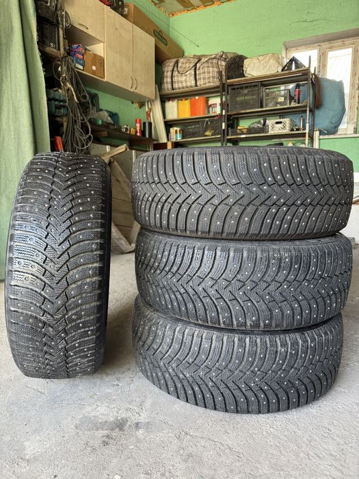 Зимняя резина 235/55R19