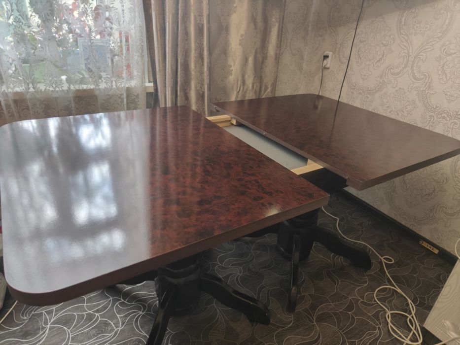 Продам гостевой стол