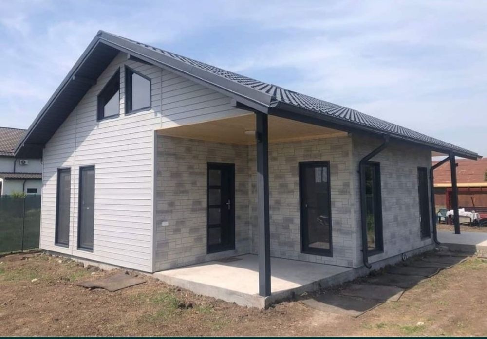 Vand case pe structura metalica