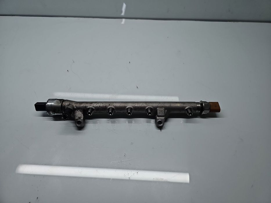 Rampa injectoare Volkswagen Golf 6 (5K1) [Fabr 2009-2013] OEM 1.6 TDI