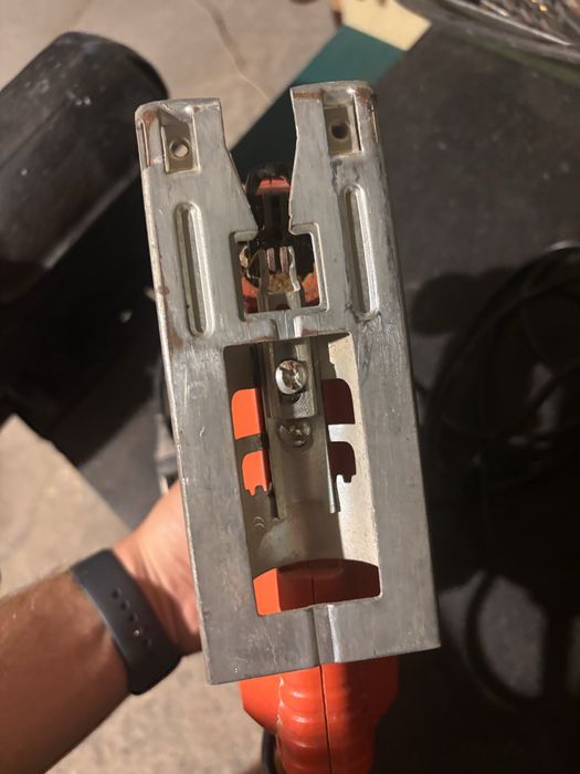 fierăstrău pendular de 400 W