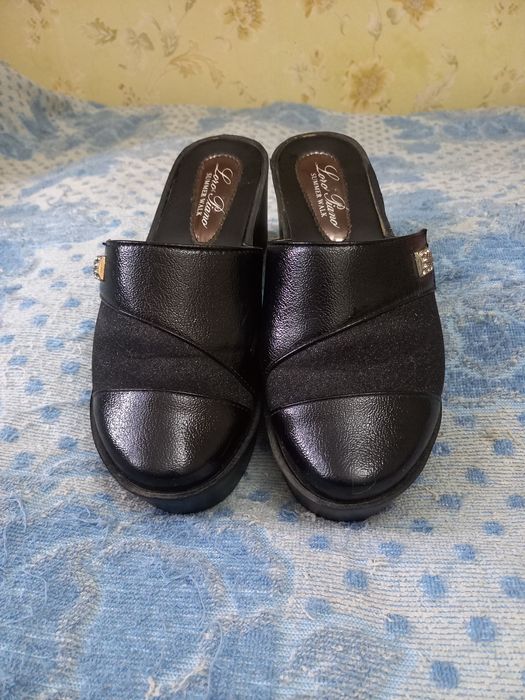 Продаются Сабо черные