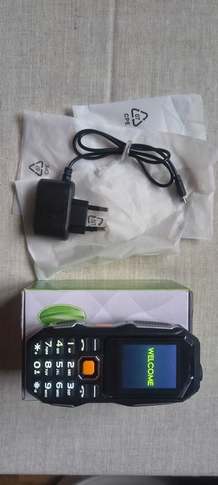 Telefon militar Land Rover