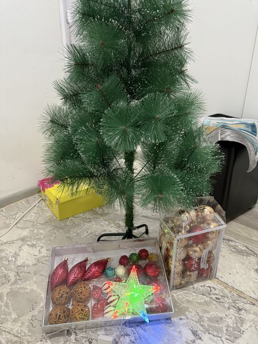 Елка Шымкент вместе с игрушками