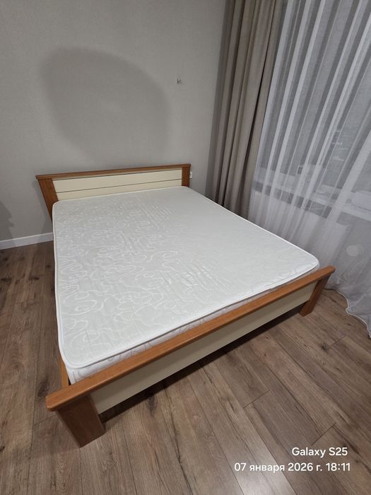 Продам кровать с матрасом
