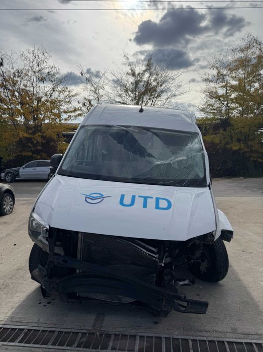 Dezmembrez VW Crafter 5 2017 2.0 TDI MAN TGE 3.140/ 3.180 euro 6