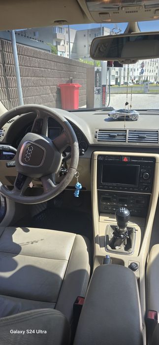AUDI A4 0 — imagine 5
