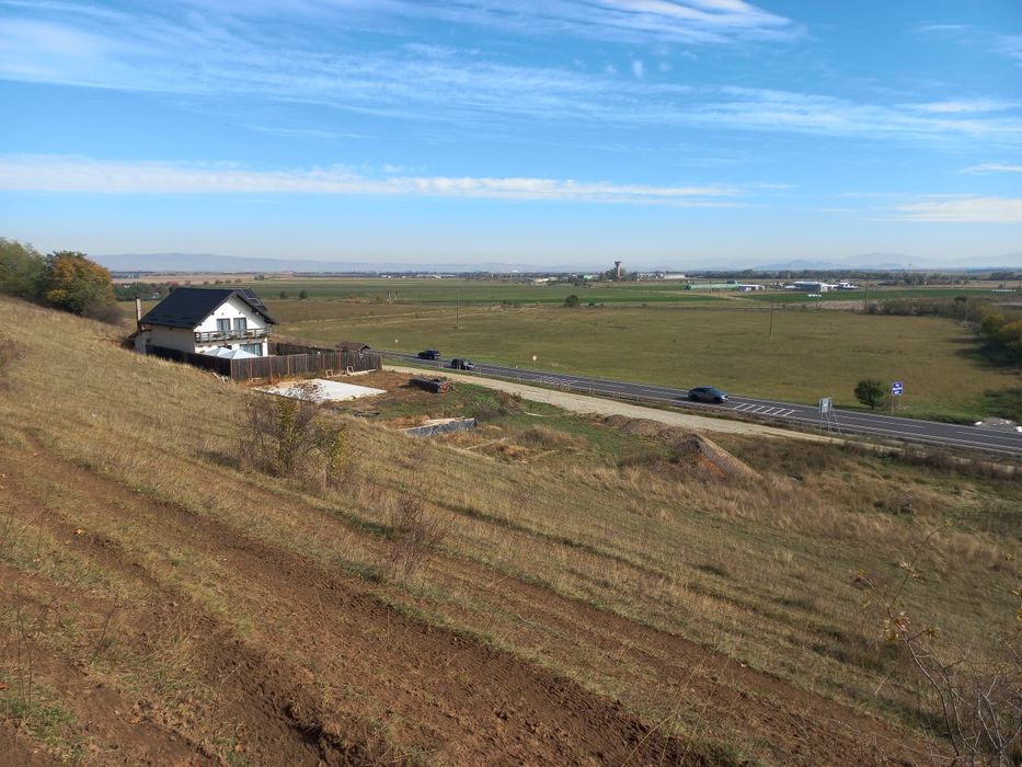 Teren intravilan 895 Mp schimb cu apartament sau auto codlea