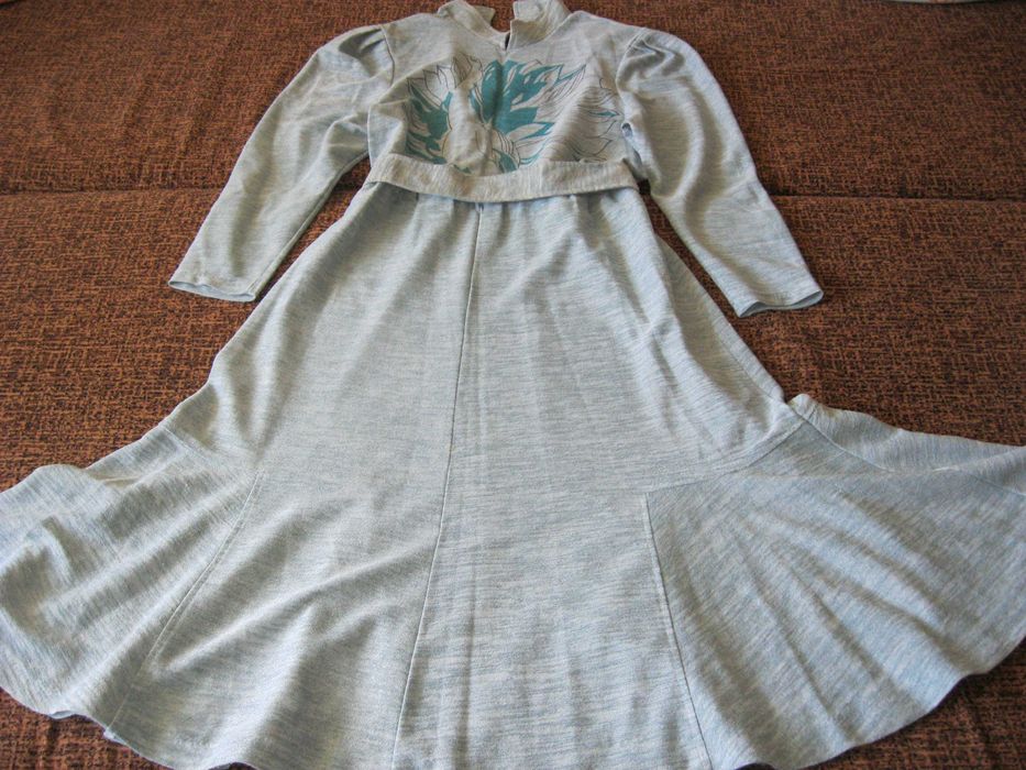 Тёплые кофты ,платья, блузки