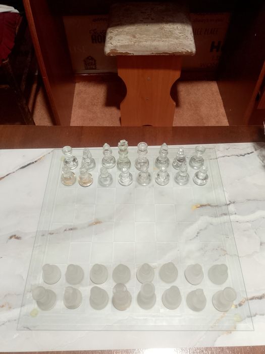 Стеклянные шахматы импортные