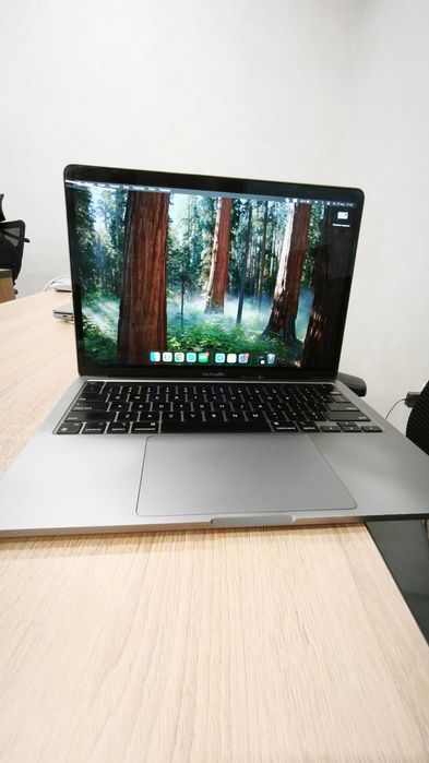 MacBook Pro 13” (2020) M1 / 16GB