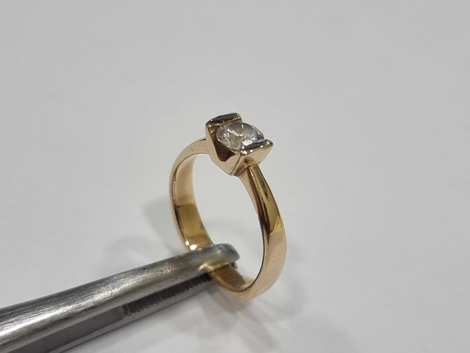 Златен пръстен - Дамски пръстен 14К 3.15 гр.