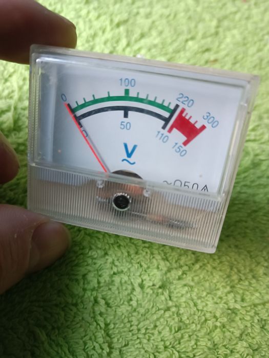 Afișaj analogic tensiune