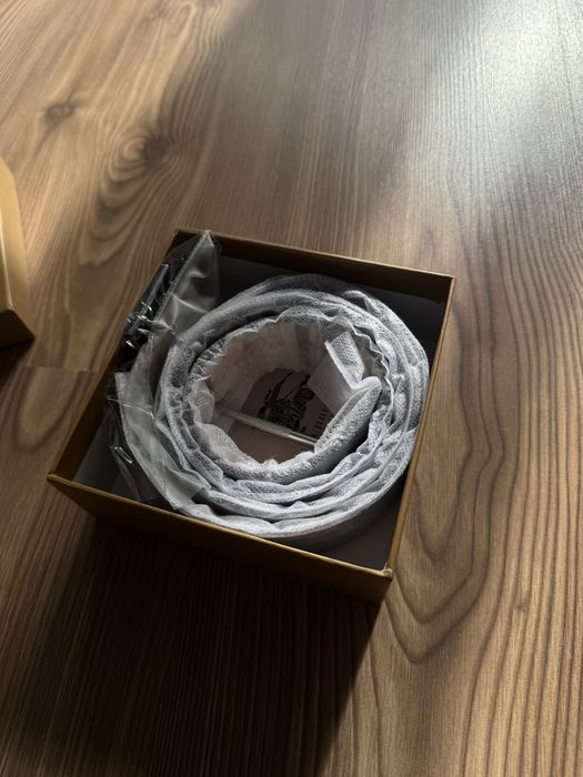 curea burberry cu 2 fețe