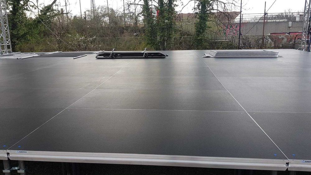 Сцена + подиум Eurotruss 12x10m