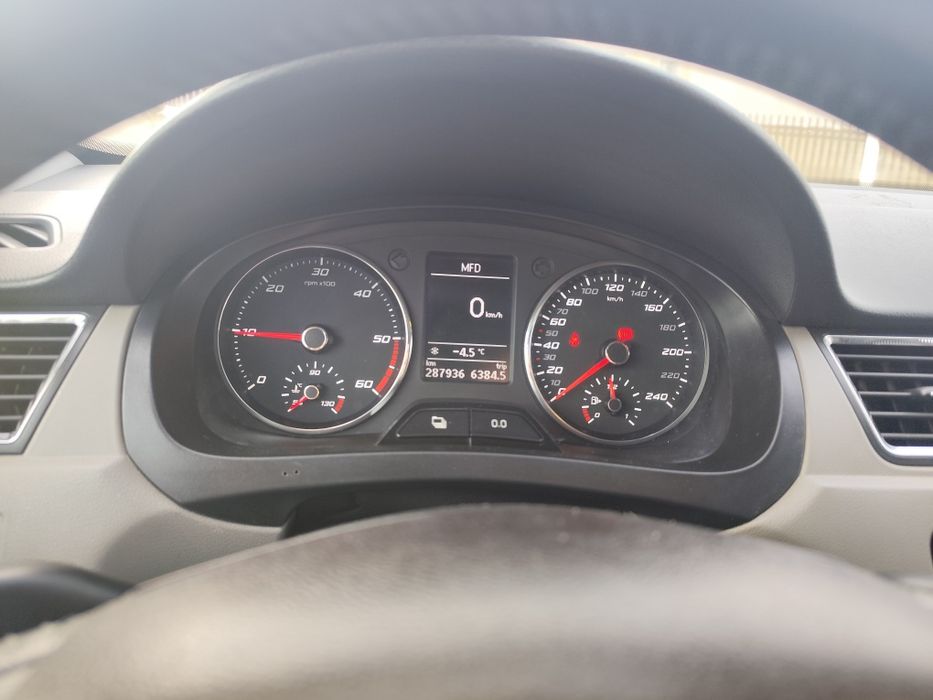 Vând Seat Toledo 4 2013 1.6 tdi
